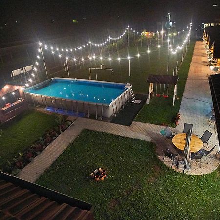 Insula Christiana Hotel Cristian  Bagian luar foto