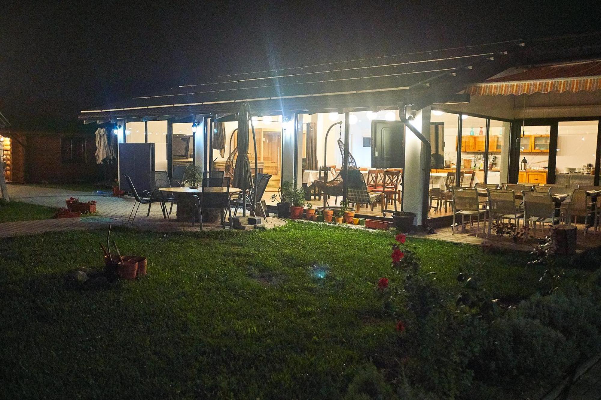 Insula Christiana Hotel Cristian  Bagian luar foto