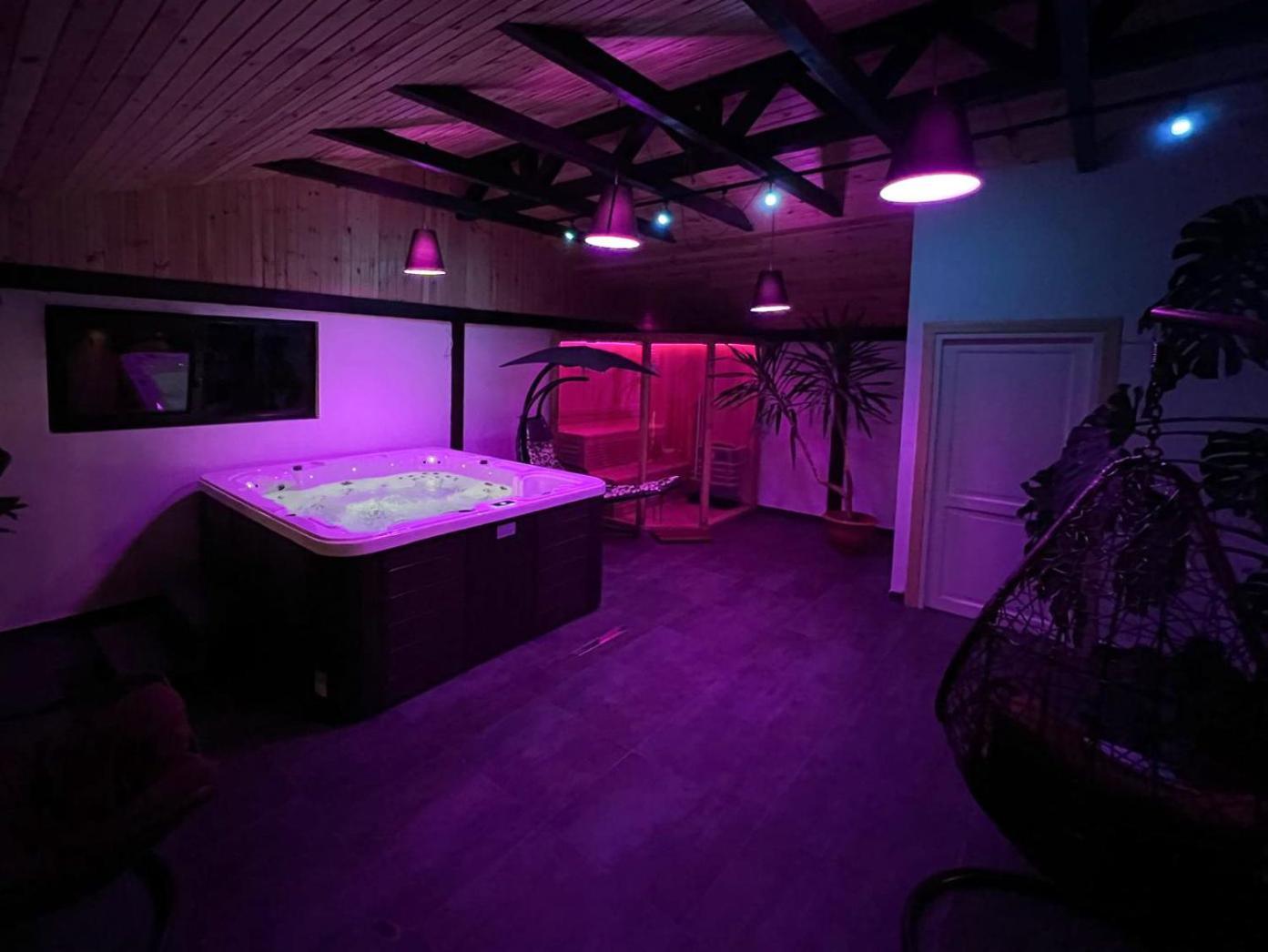 Insula Christiana Hotel Cristian  Bagian luar foto