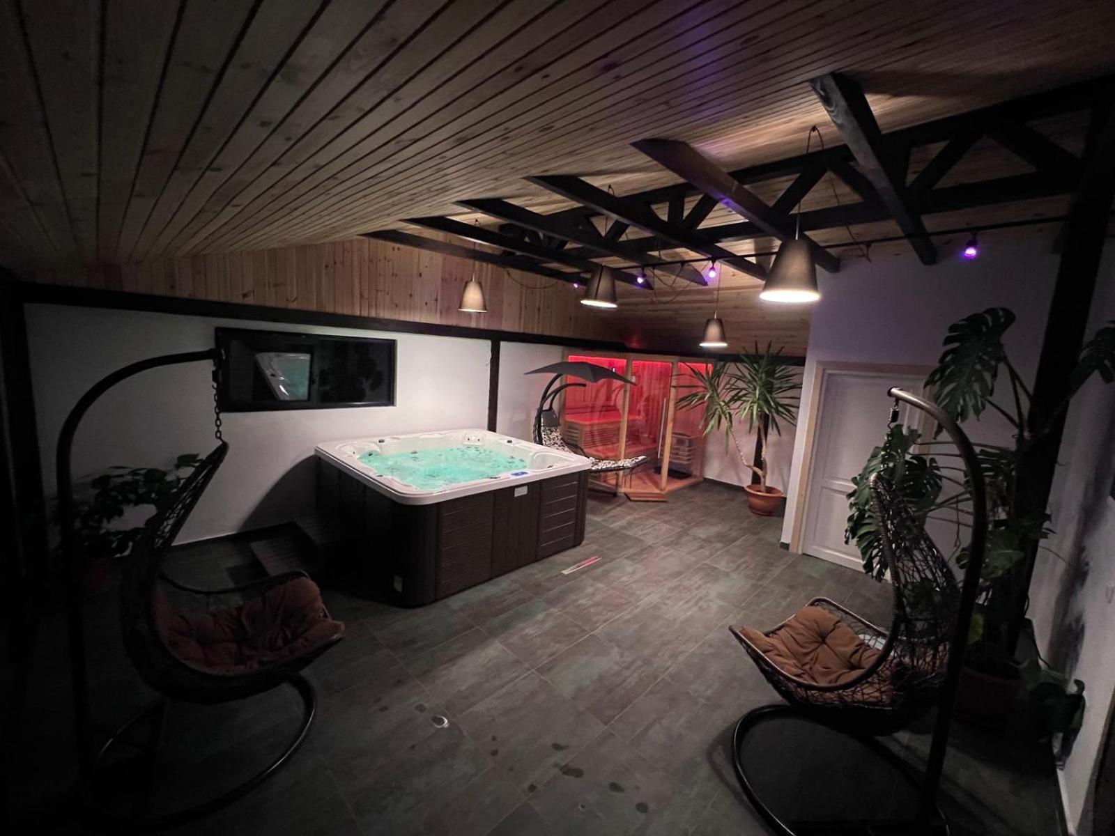 Insula Christiana Hotel Cristian  Bagian luar foto